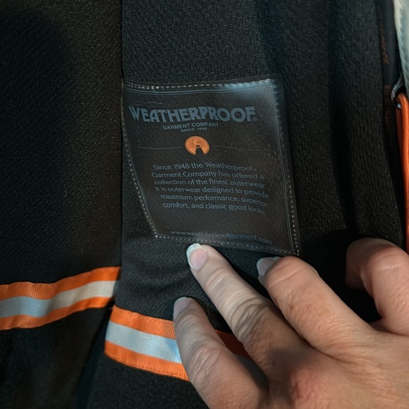 Weatherproof jacket - Picture 11 of 14